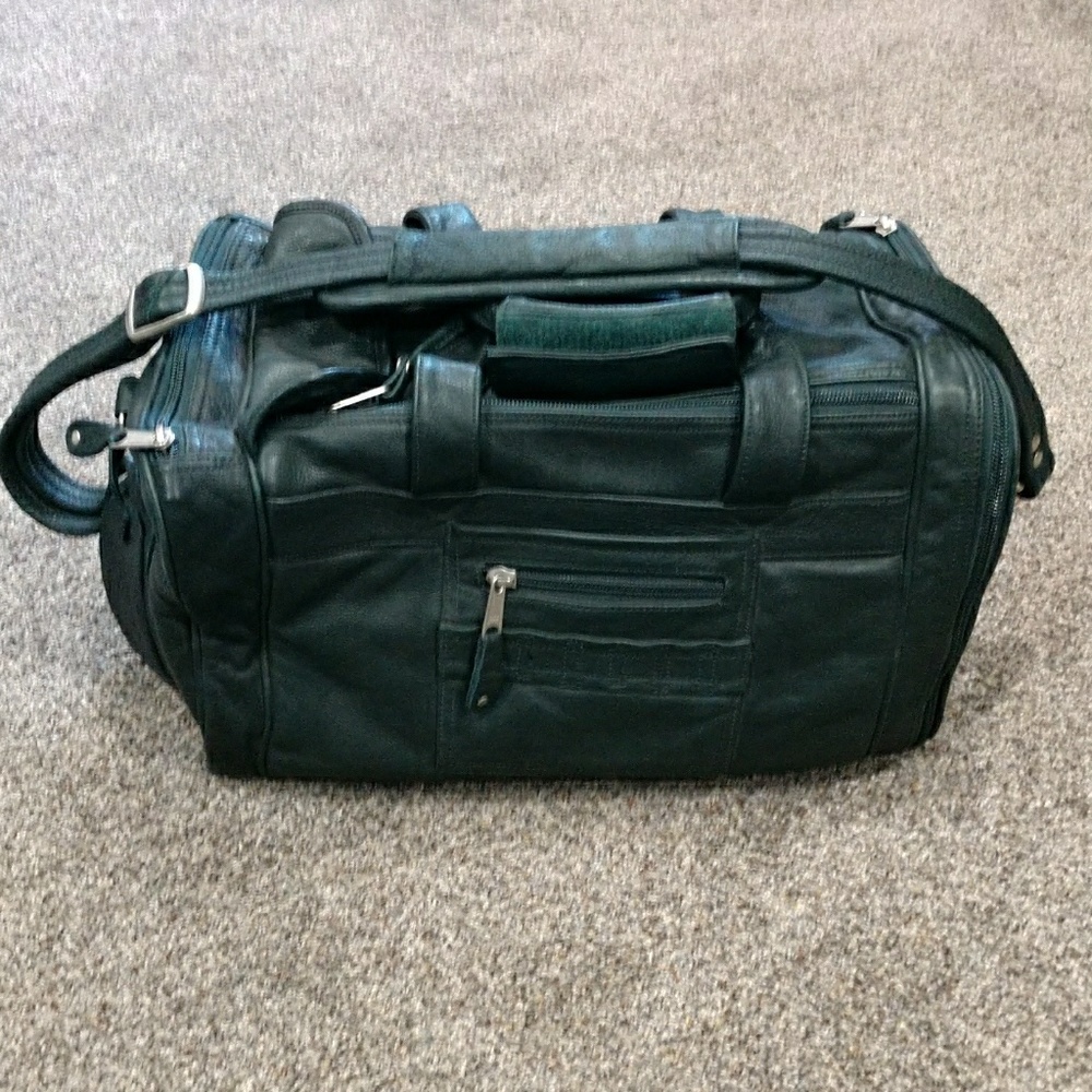 Canyon outback leather travel bag